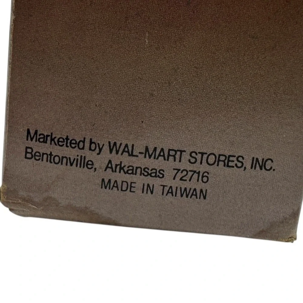 Vintage Oak Wood Salt‎ and Pepper Shaker Set 1980 Wal-Mart Stores Inc NIB
